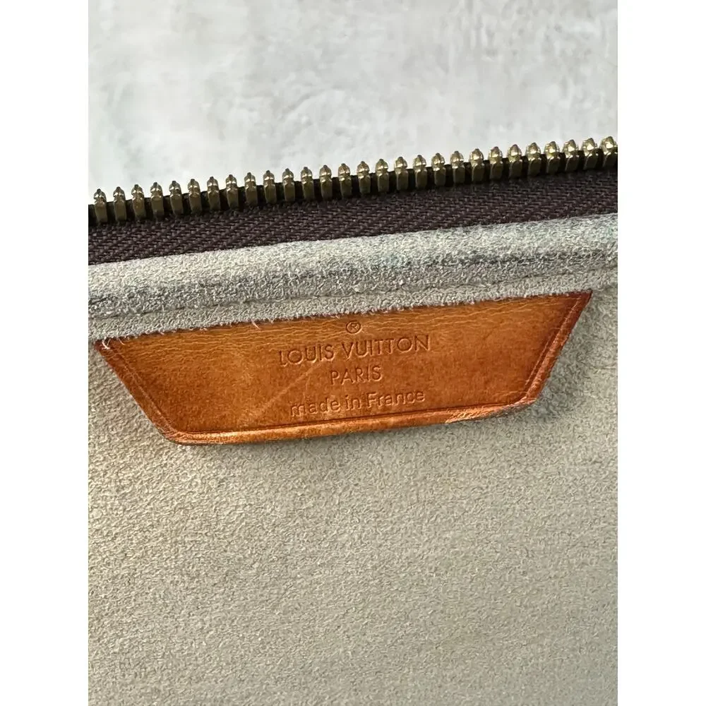 LOUIS VUITTON Monogram 15